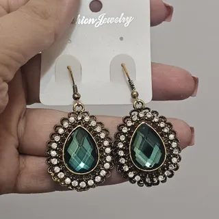 گوشواره طرح زمردی