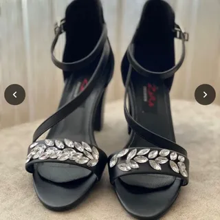 کفش پاشنه بلند