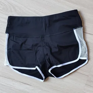 شورتک ورزشی