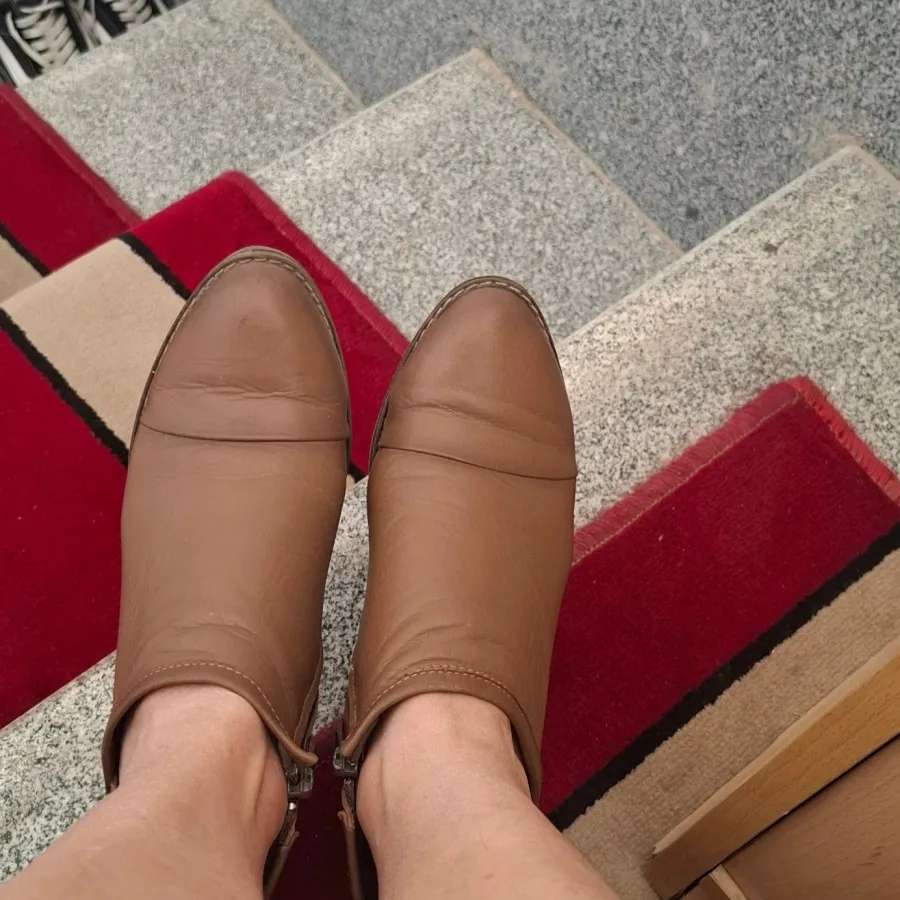 نیم بوت چرم سایز 39