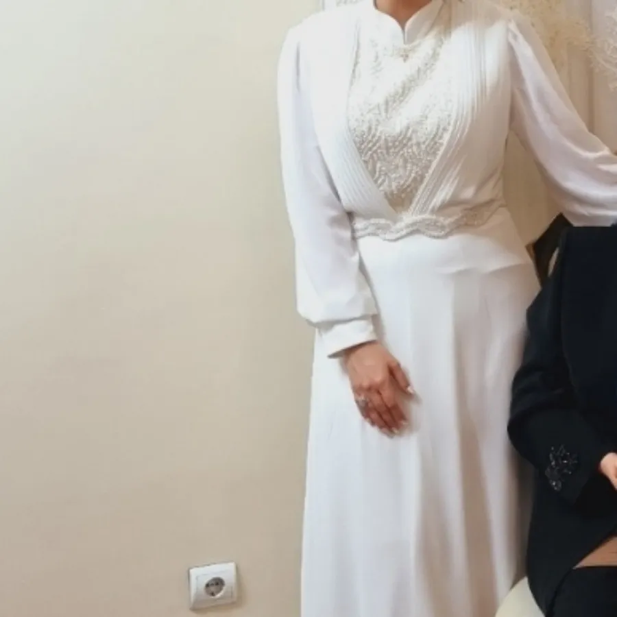 لباس عقد و بله برون