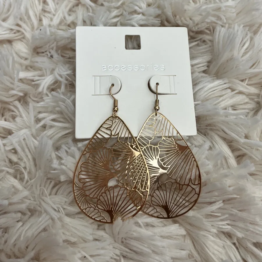 گوشواره رنگ ثابت