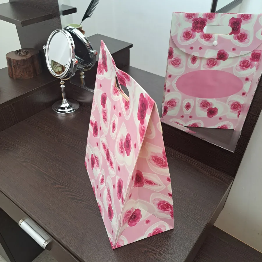 باکس هدیه دکمهدار