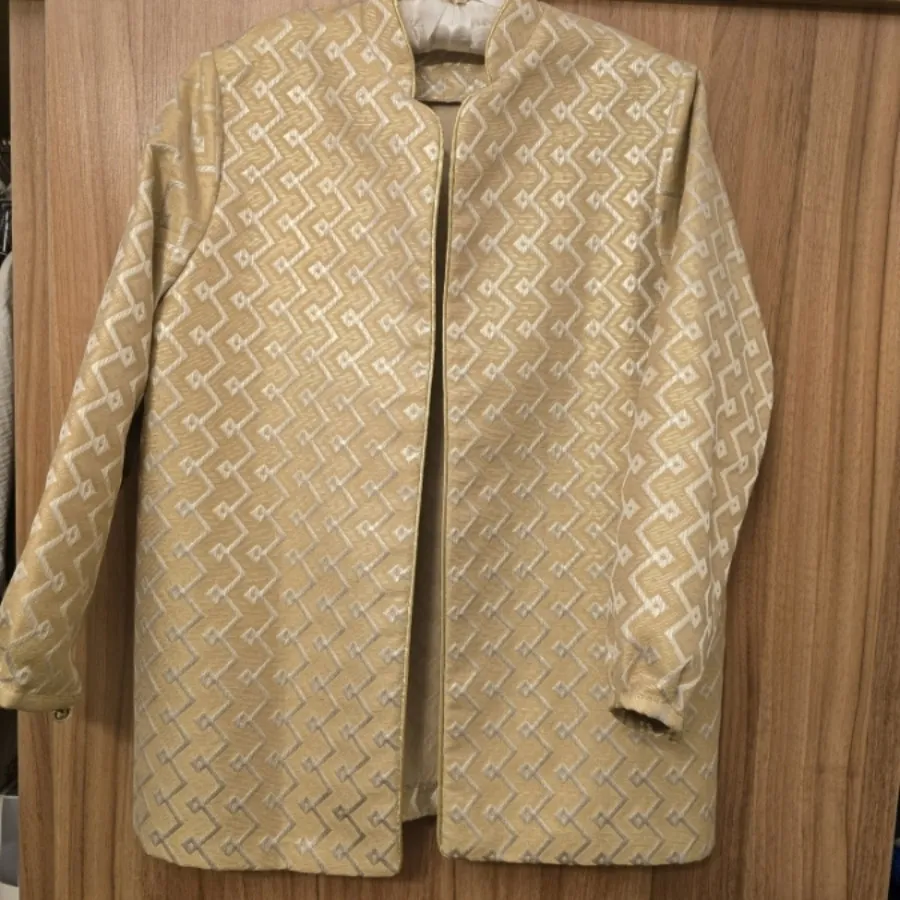 کت ژاگارد طلایی