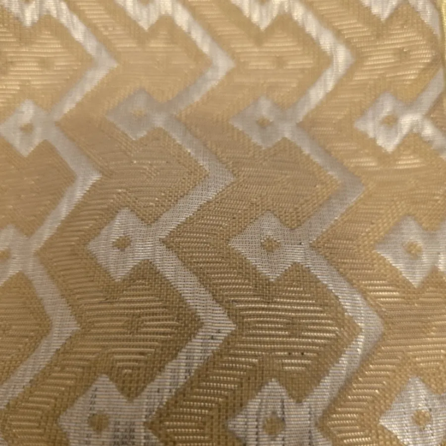 کت ژاگارد طلایی
