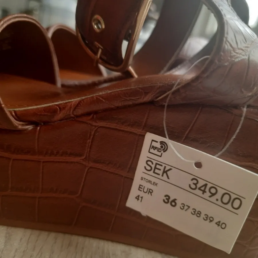 صندل با کیفیت اچ اند ام