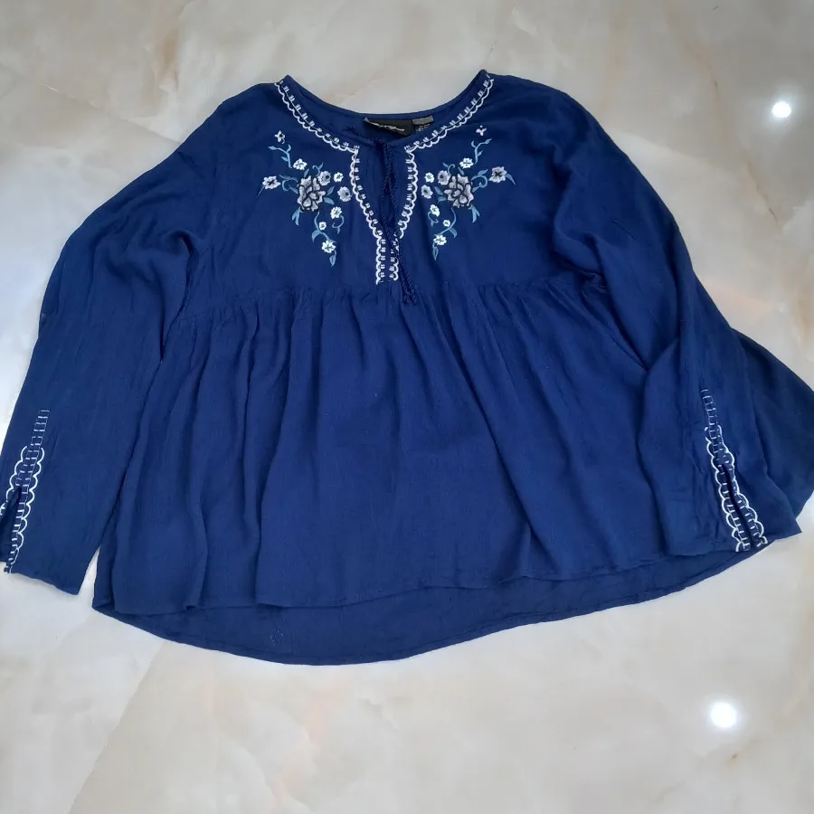 شومیز گلدوزی