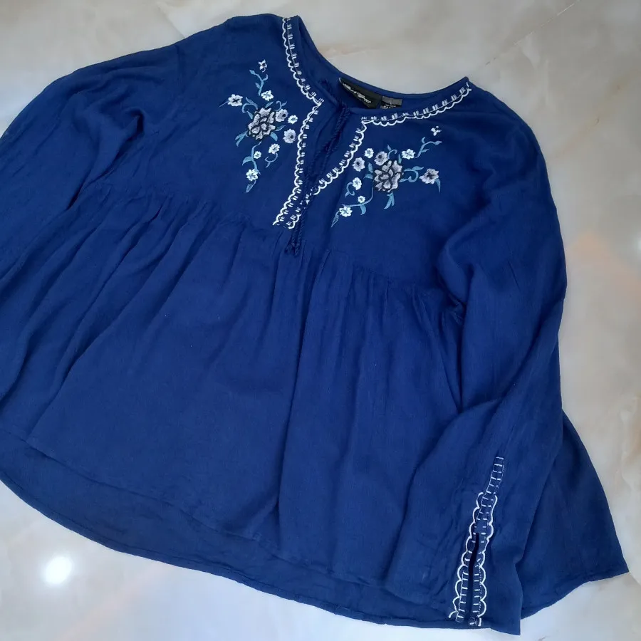 شومیز گلدوزی