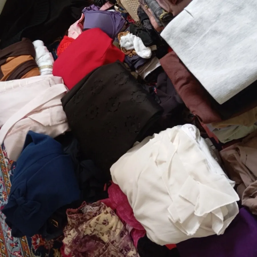 فروش دسته جمعی پوشاک زنان