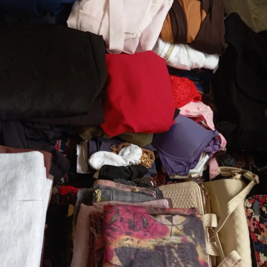 فروش دسته جمعی پوشاک زنان