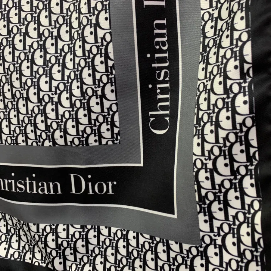 اسکارف طرح Dior