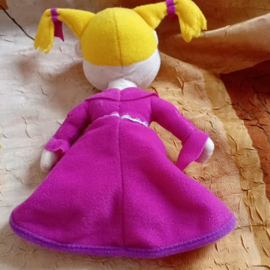 عروسک بامزه