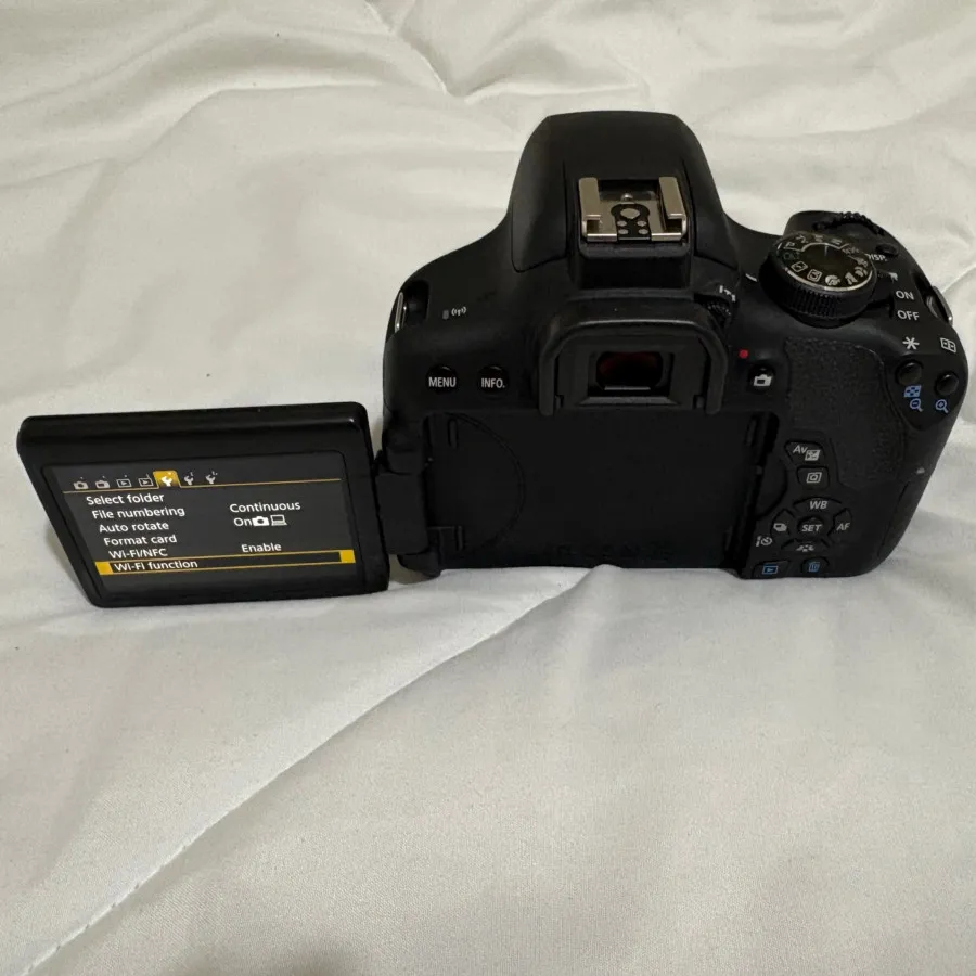 دوربین canon 750d