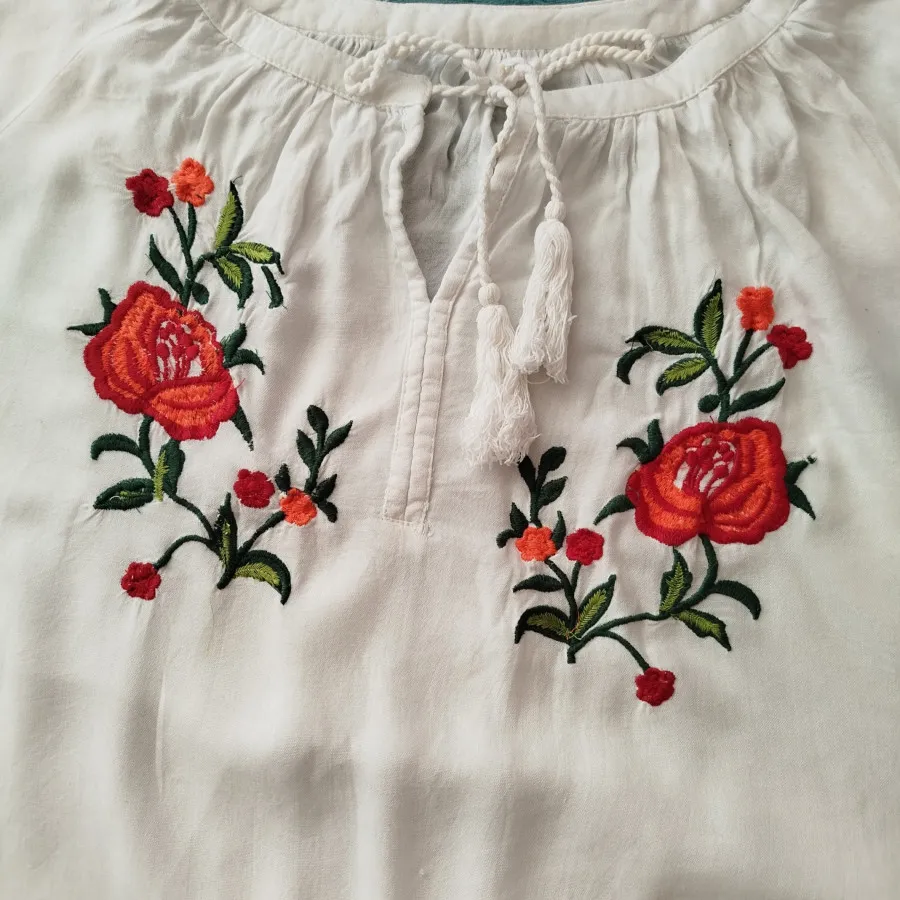 شومیز گلدوزی نخی