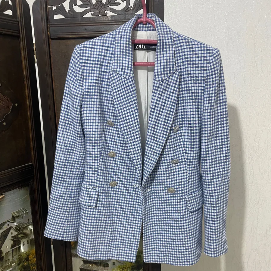 کت330یورویی زارا