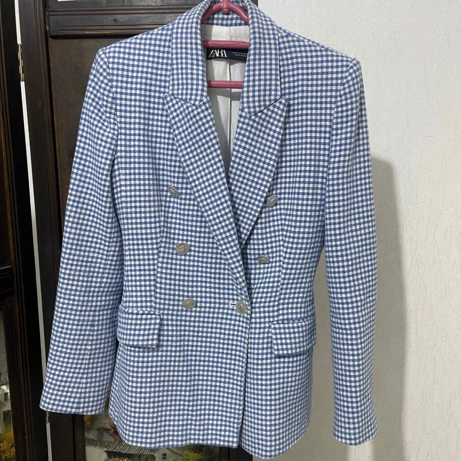 کت330یورویی زارا