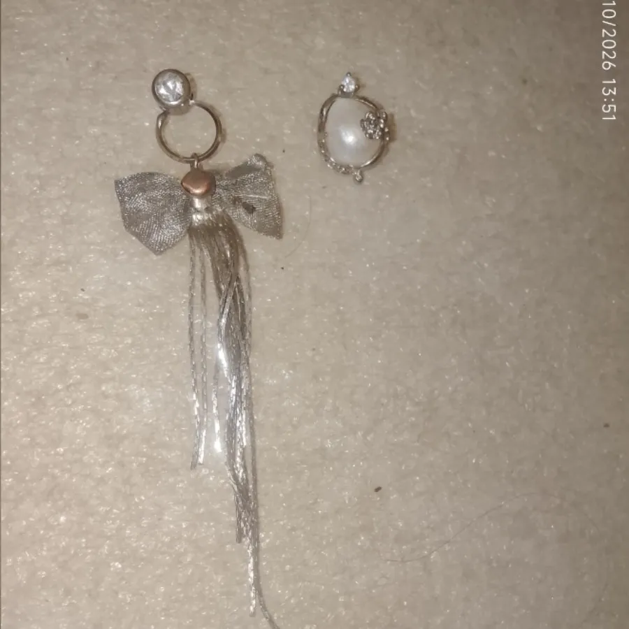 گوشواره لنگه به لنگه