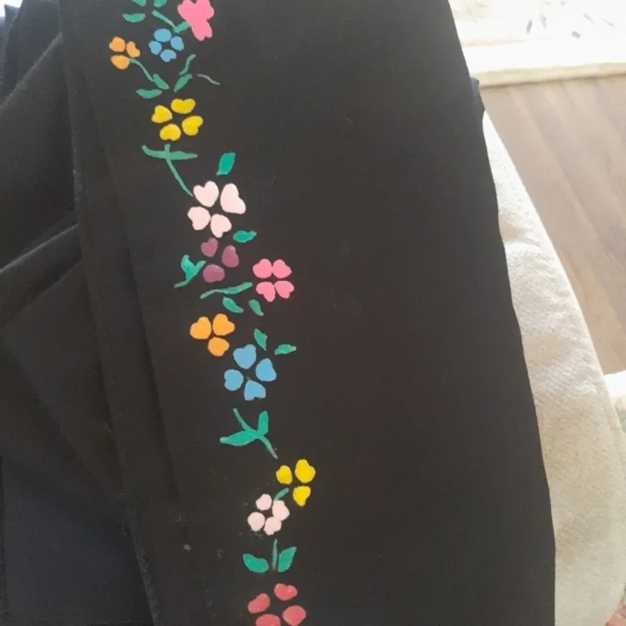 نقاشی روی مقنعه