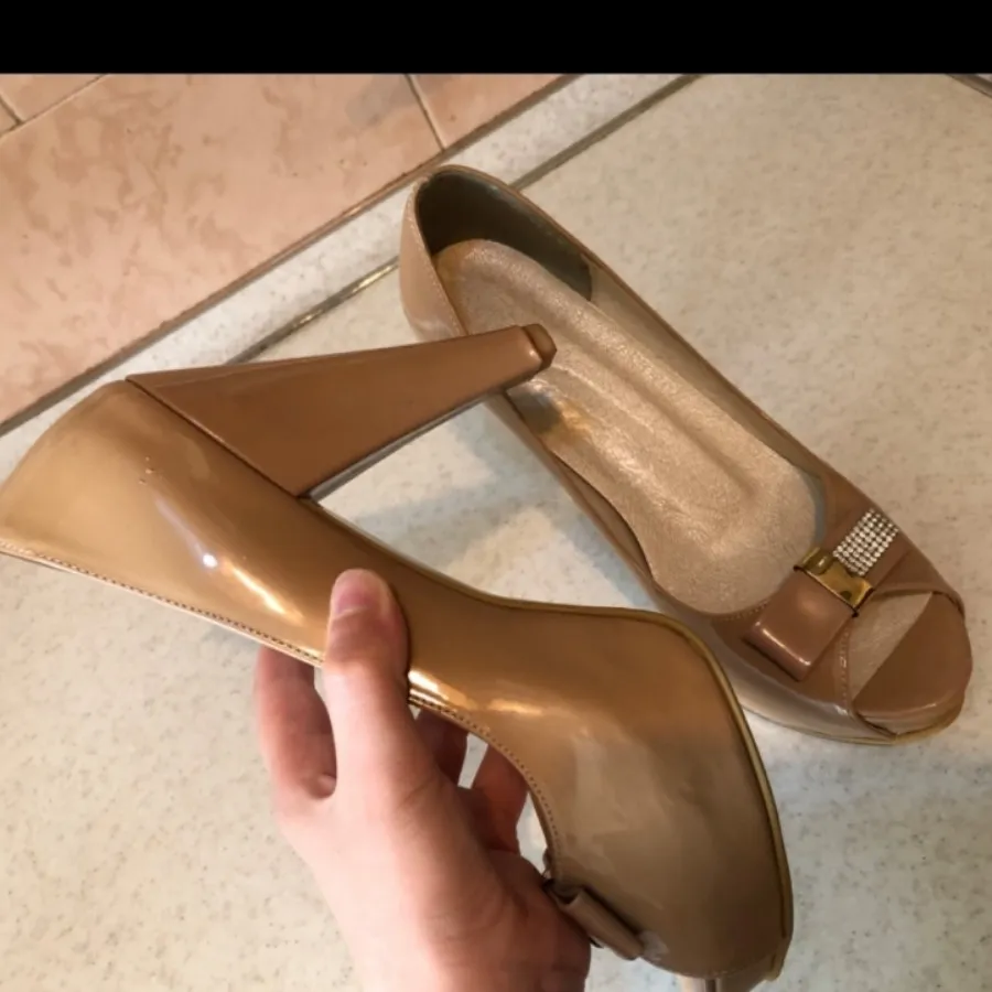 کفش نسکافه ای