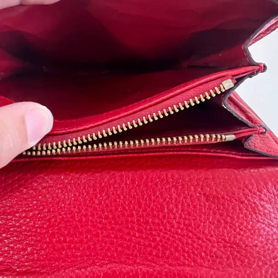 کیف پول و جاکارتی