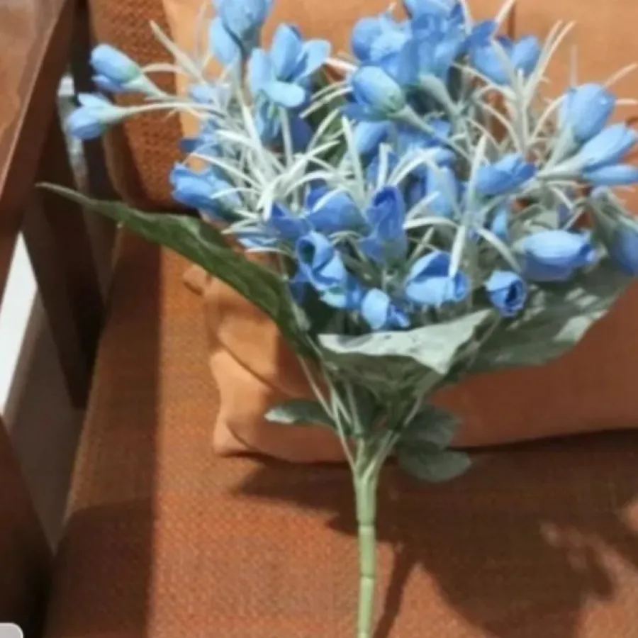 دسته گل غنچه های آبی