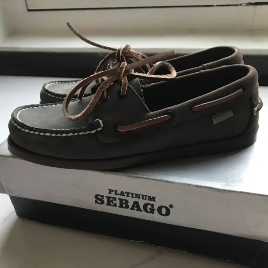 کالج اصل Sebago دست دوز ن