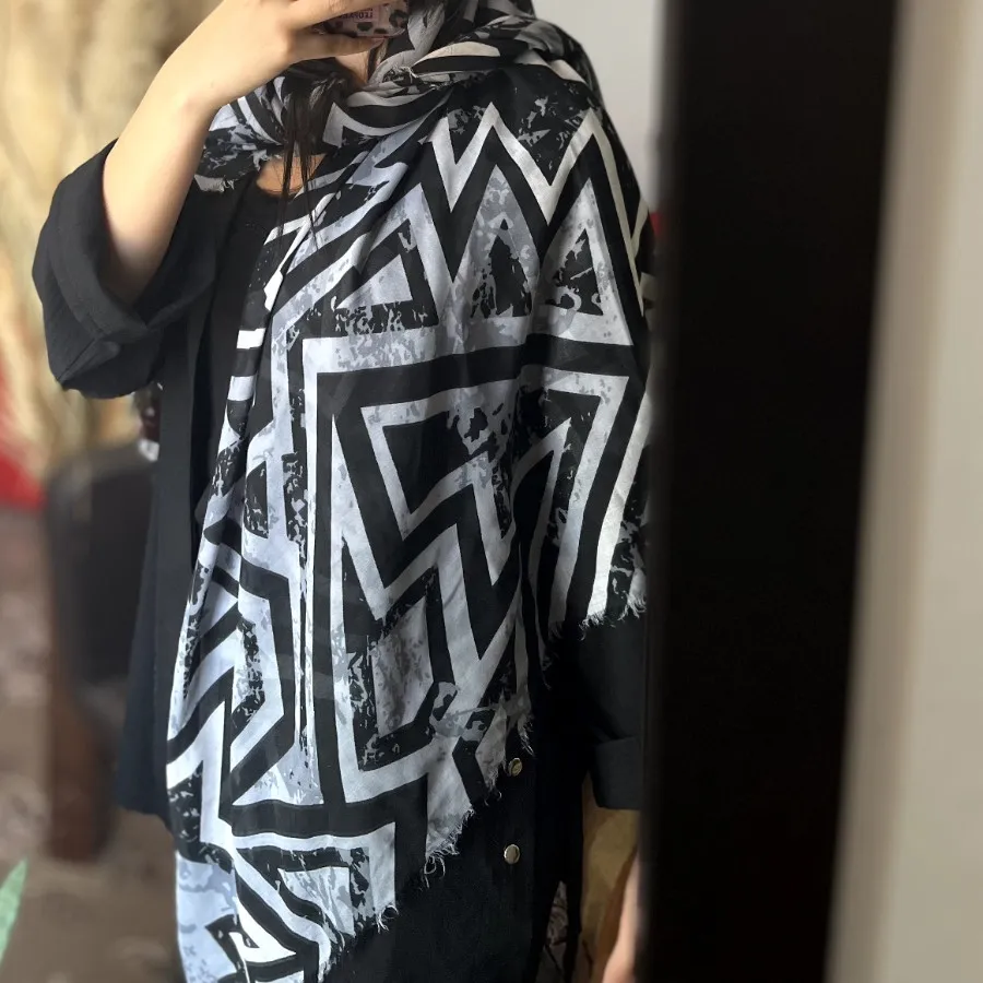 روسری بزرگ نخی