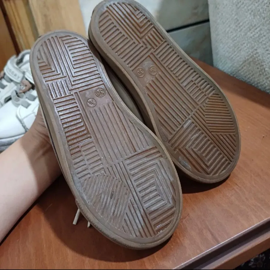 کفش بچگانه اسپورت