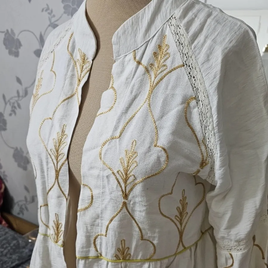 مانتو عروسکی