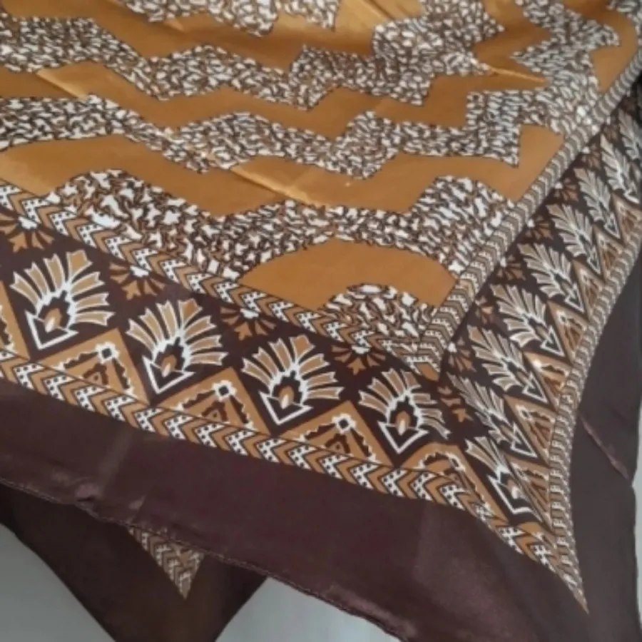 روسری ساتن