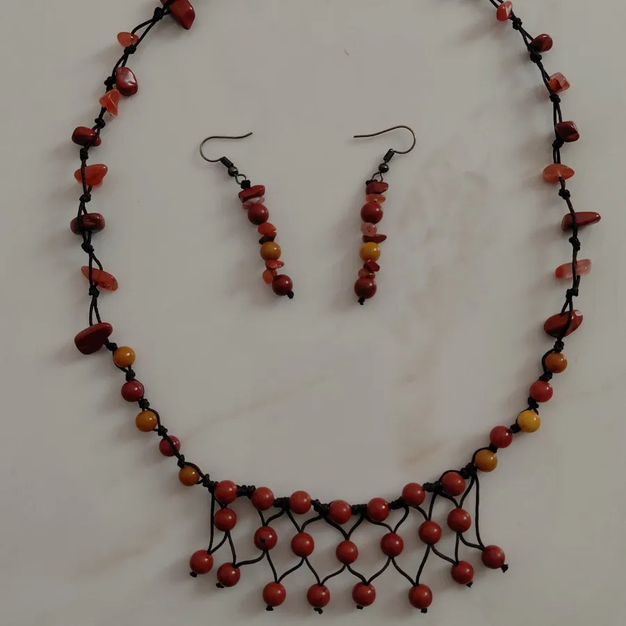 ست گوشواره وگردنبند سنگی