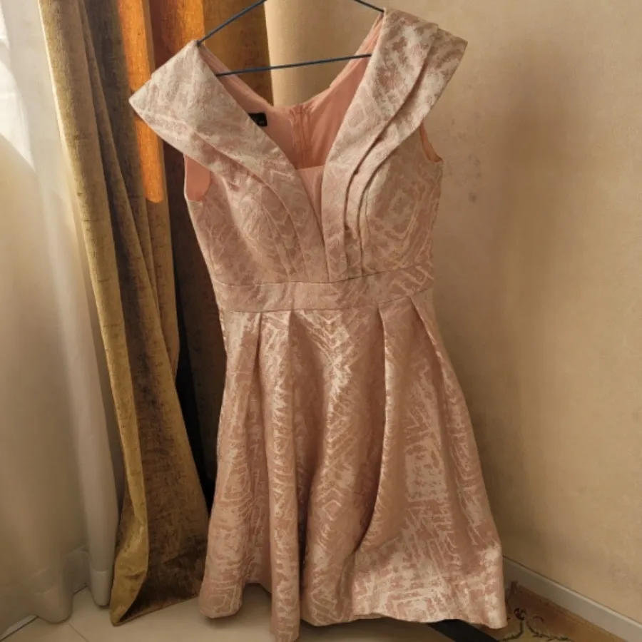 پیراهن مجلسی زنانه