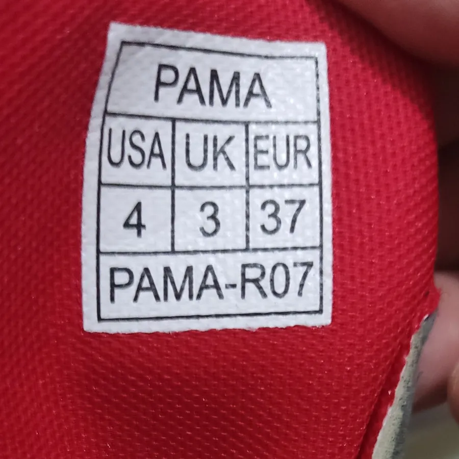 کفش ورزشی سبک و با کیفیت