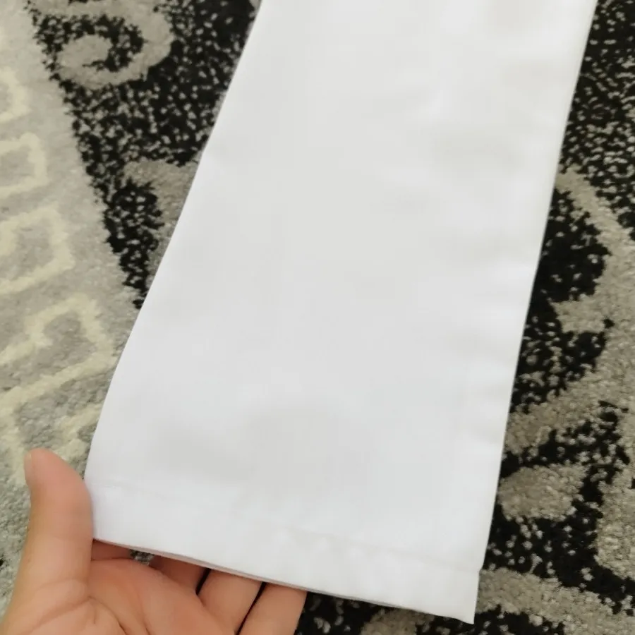 مانتو سفید روپوش