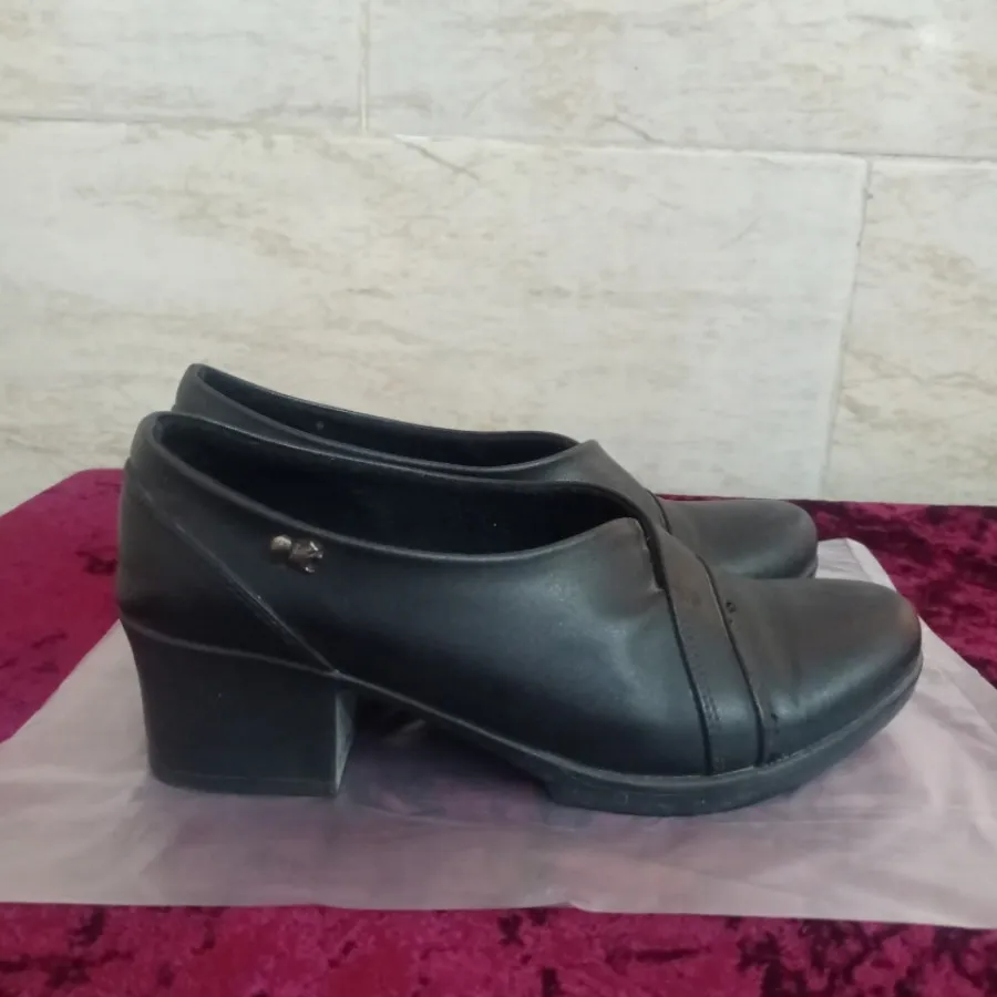 کفش مشکی