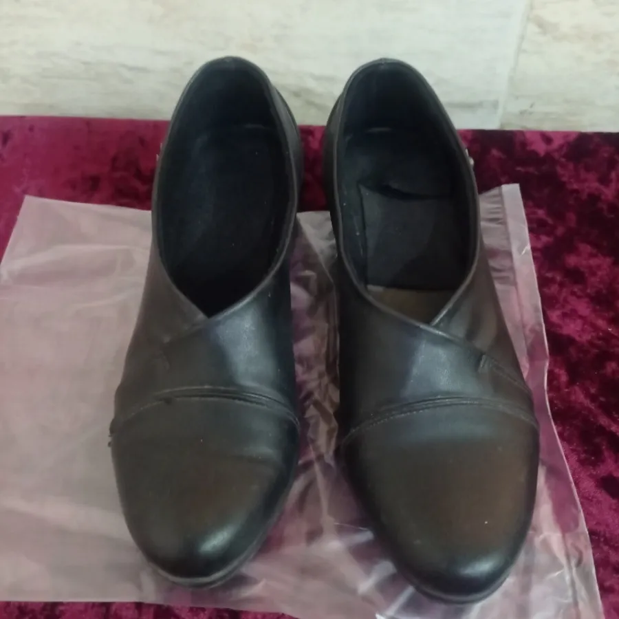 کفش مشکی