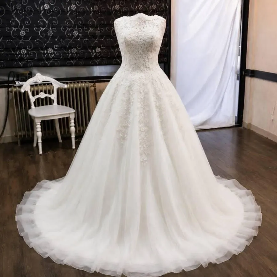 لباس عروس مزون هستی