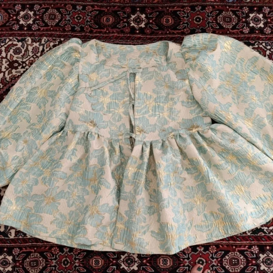 مانتو عروسکی