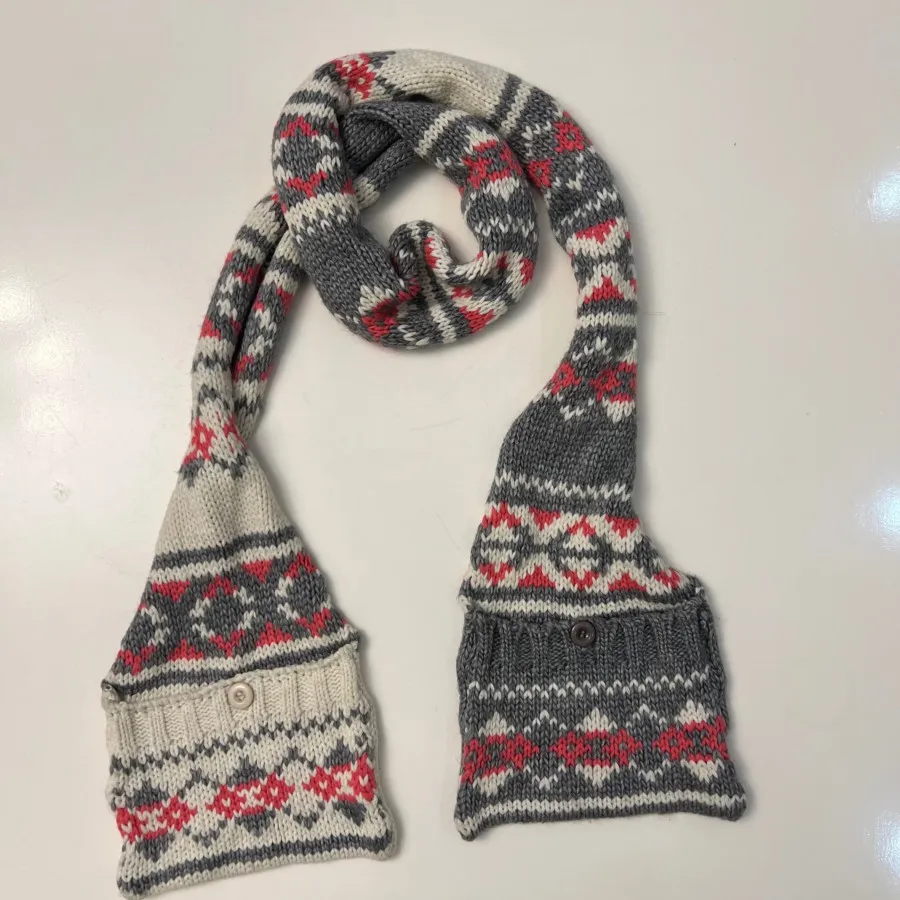 شال گردن جیبدار