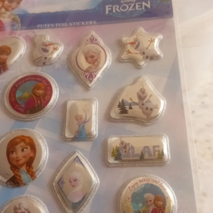 استیکر FROZEN اصل