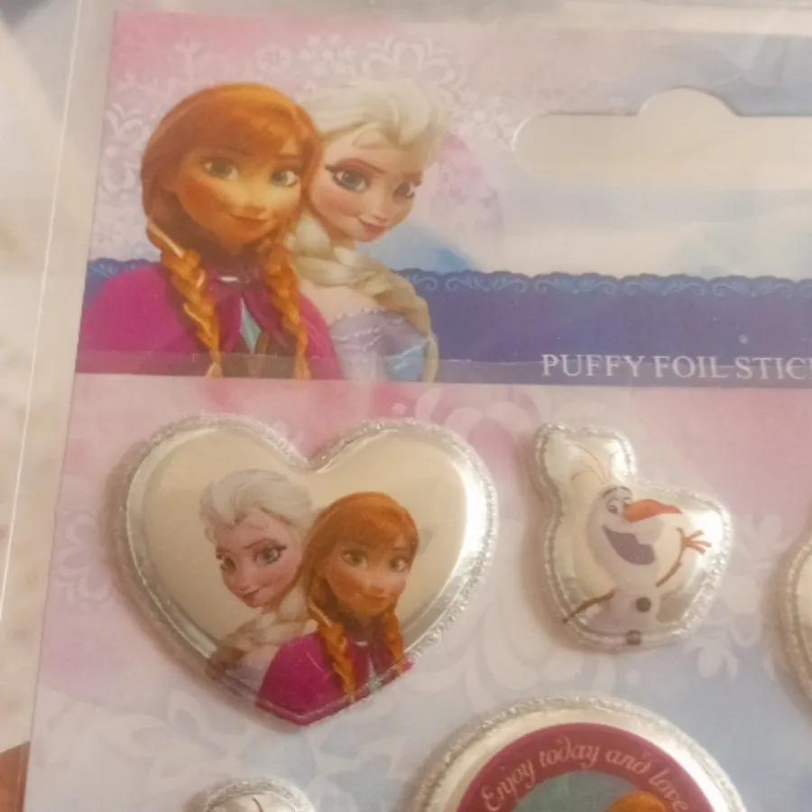 استیکر FROZEN اصل