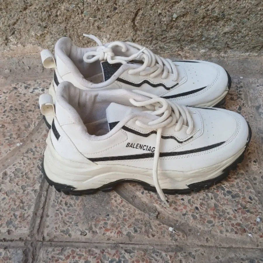 کتانی سفید سایزه 40