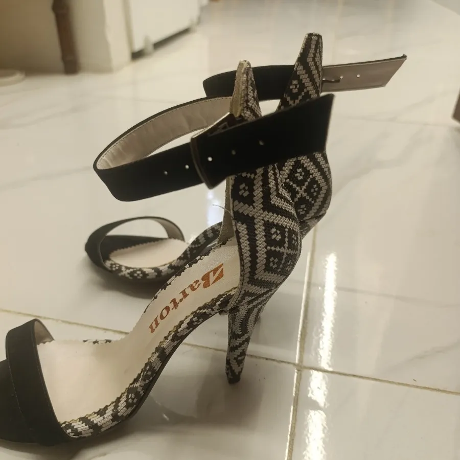 کفش پاشنه دار سایز 39-40