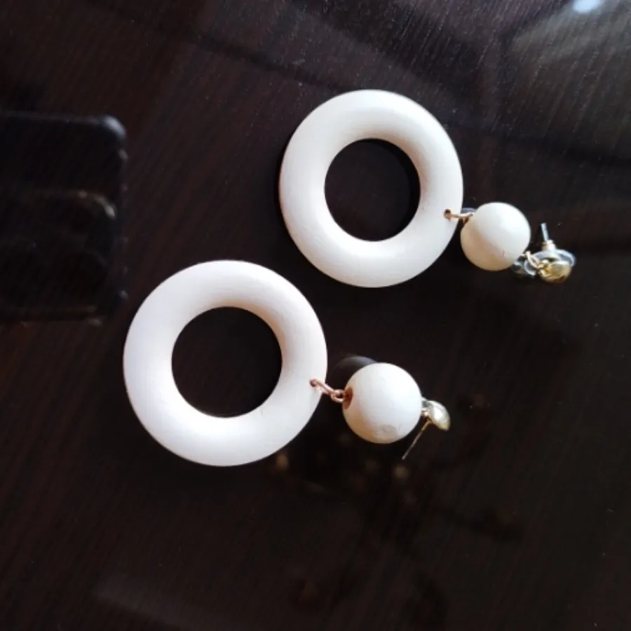 گوشواره چوبی