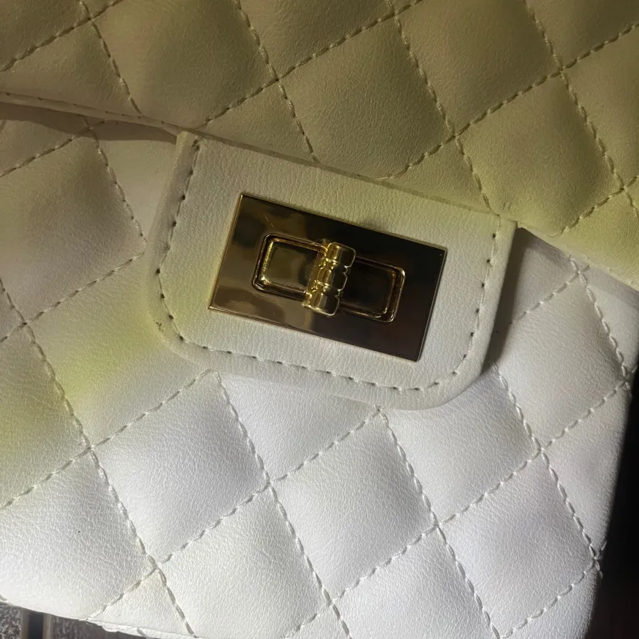 کیف سفید