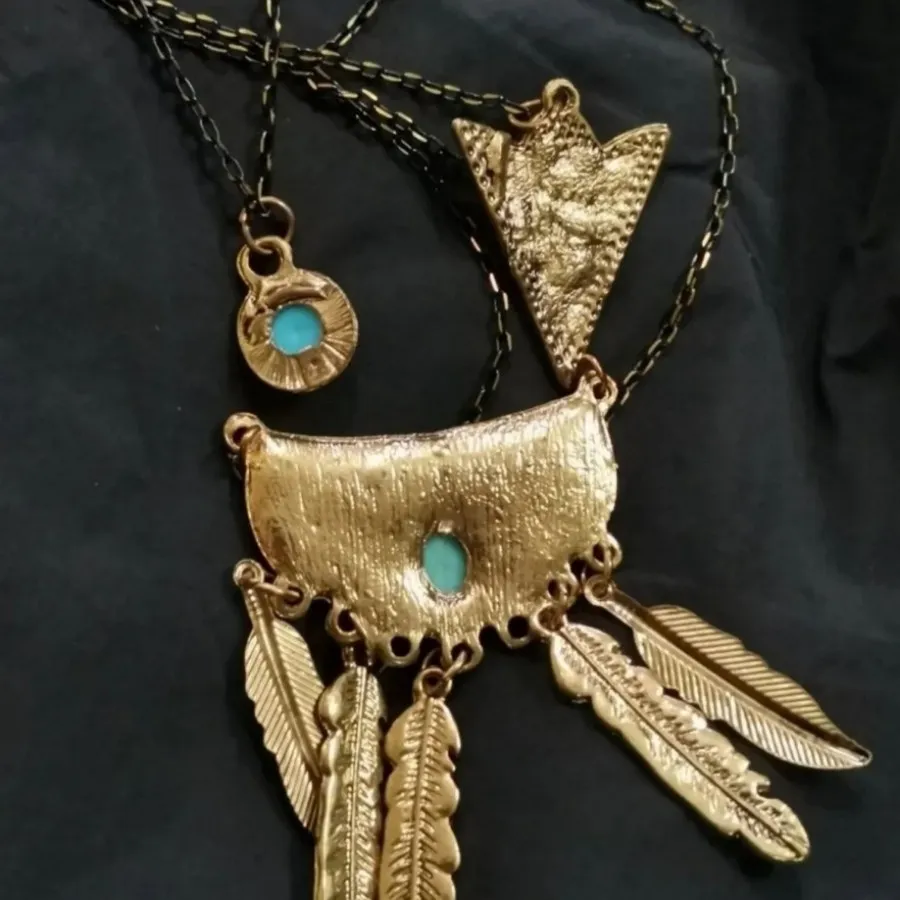 رو لباس سنتی و