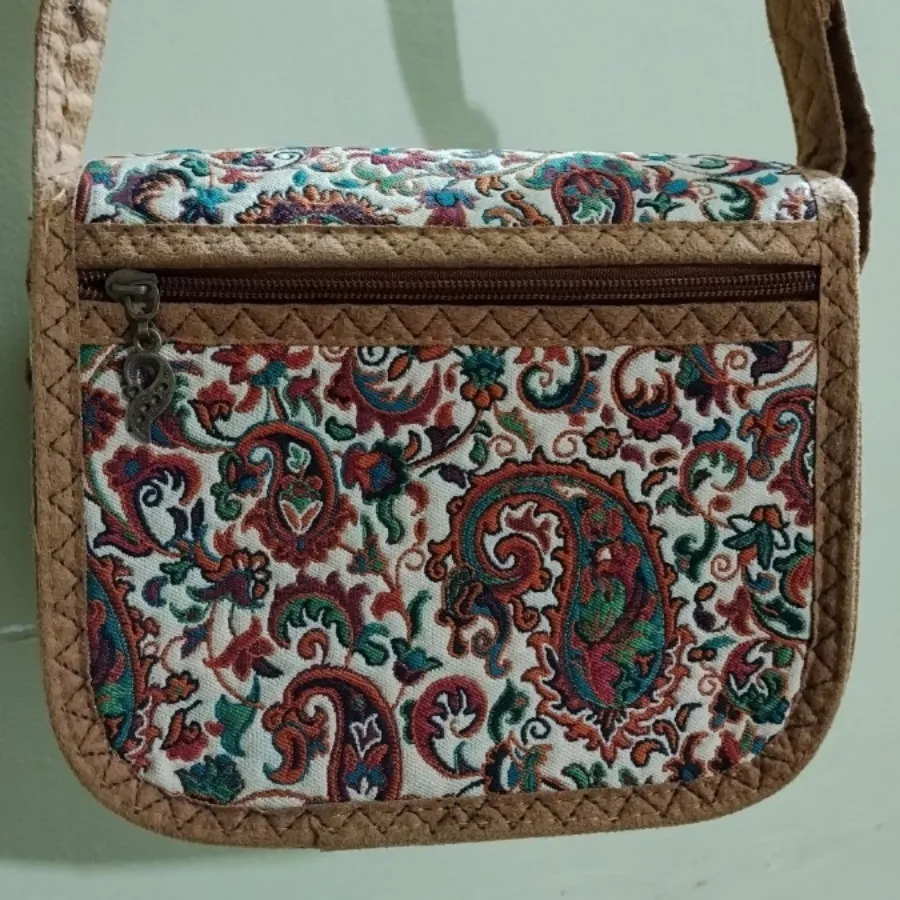 کیف دوشی و کیف پول سنتی
