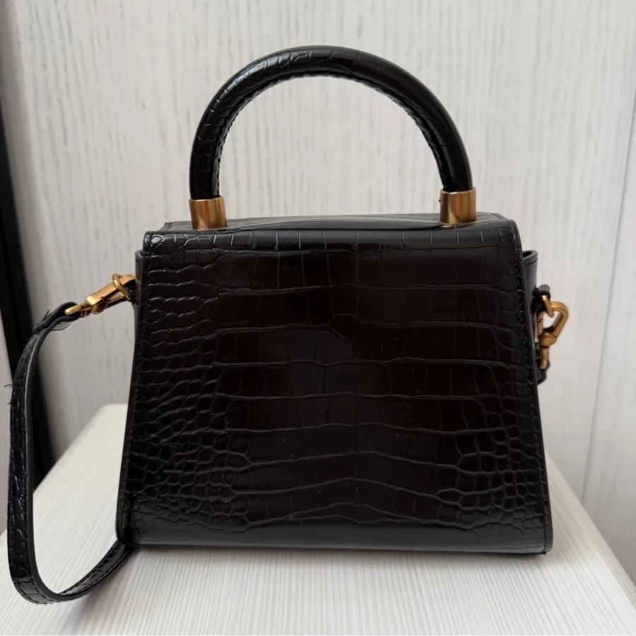 کیف Charles & Keith