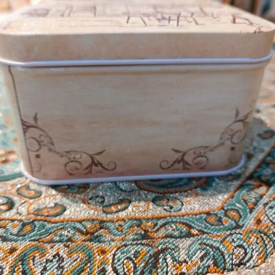 جعبه فلزی