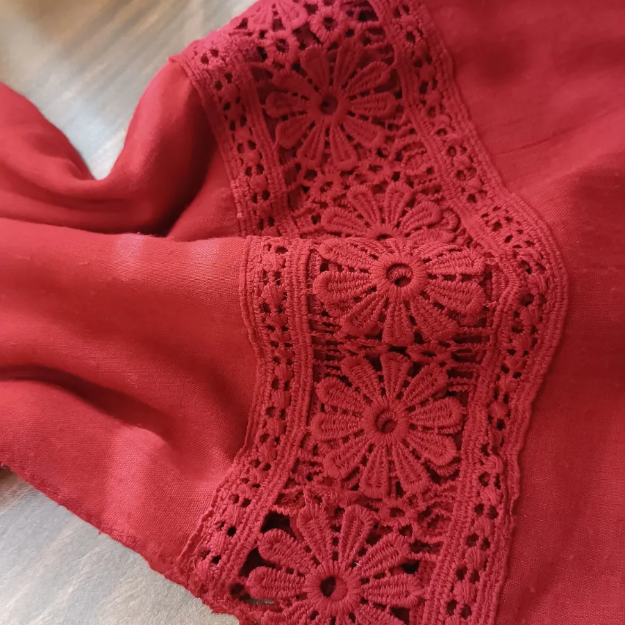 شال زرشکی حاشیه گیپور